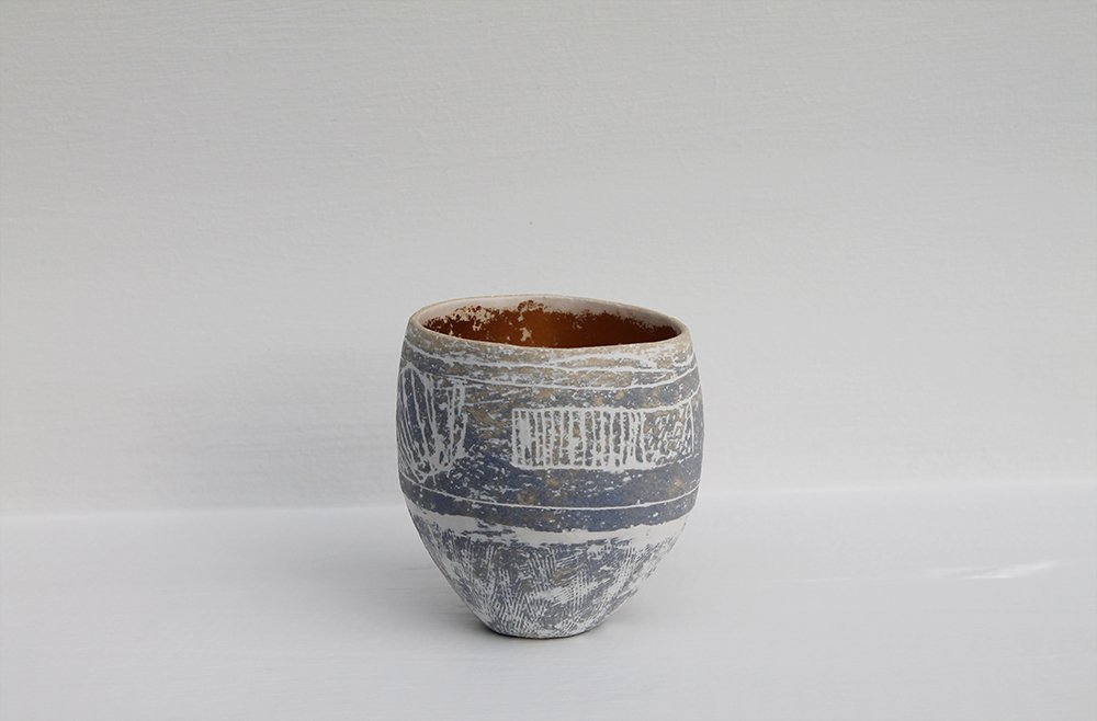 small pot with gold leaf 2020